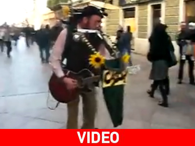 Μια ορχήστρα μόνος του