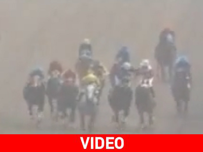 Μπουνιές και κλωτσιές μεταξύ αναβατών σε ιπποδρομία