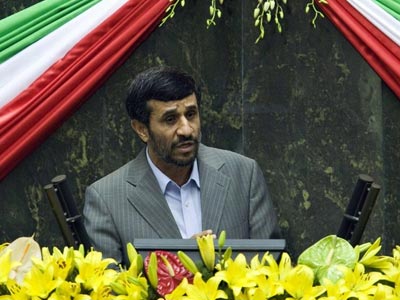 Επεισοδιακή ορκωμοσία Ahmadinejad στο Ιράν