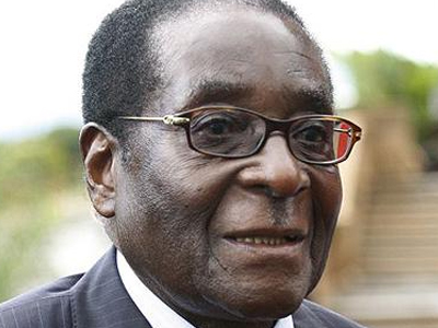 Η αντιπροσωπεία της ΕΕ στην «ανοιχτή αγκαλιά» του Mugabe