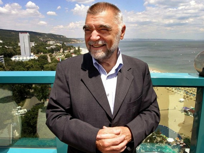 Δήμαρχος στο Μαυροβούνιο επιτέθηκε σε δημοσιογράφους