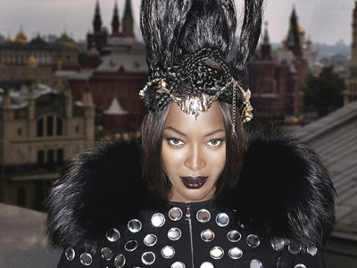 «Naomi: Ξένη στη Μόσχα»