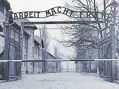 Θα εκδοθεί στην Αυστρία ο «εγκέφαλος» της κλοπής της επιγραφής του Άουσβιτς