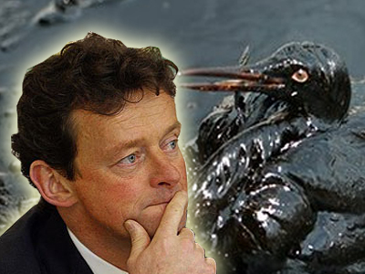 Θα πάρει και σύνταξη 60.000 ευρώ!