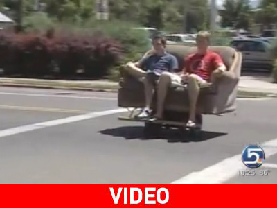 Από τον καναπέ…