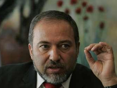 Ισραηλινές αντιδράσεις για το «πάγωμα εποικισμών» που ζητάει ο Αμπάς