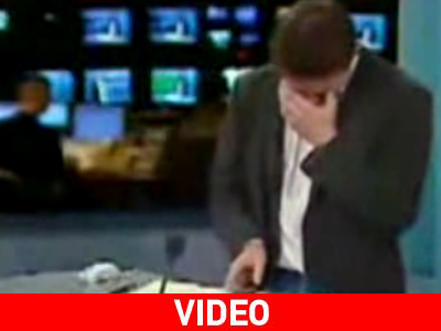 Παρουσιαστής ξεκαρδίζεται «στον αέρα»…