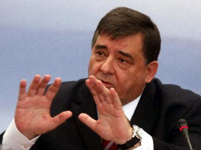 Ντρίμπλες… καρατζαφερικές