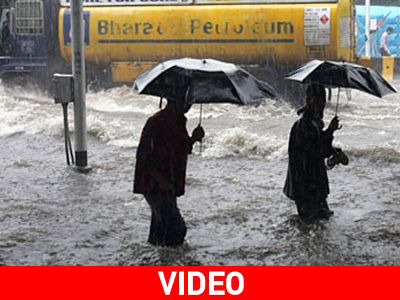 Ινδία: Περισσότεροι από 60 νεκροί λόγω κακοκαιρίας