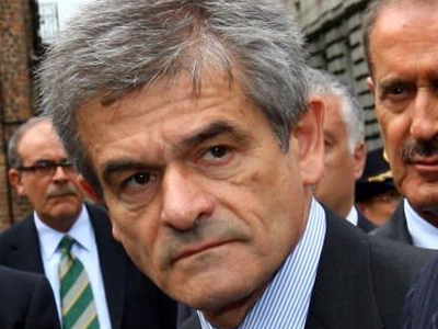 Ξεσηκώνονται οι δήμαρχοι στην Ιταλία κατά του Μπερλουσκόνι