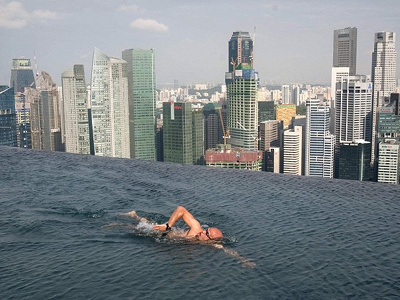 Κολυμπήστε… στον 55ο όροφο