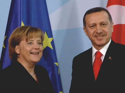«Στενή σχέση» της Τουρκίας με την ΕΕ προτείνει η Μέρκελ