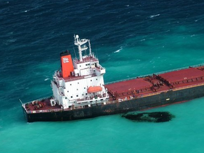 Τρεις κατηγορούνται για την πρόσκρουση στον Μεγάλο Κοραλλιογενή Ύφαλο