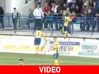 Σφαλιάρα από οπαδό στον σκόρερ! Σφαλιάρα από οπαδό στον σκόρερ!