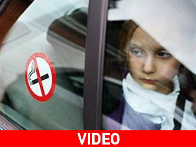 «Μαχαίρι» το τσιγάρο στο αυτοκίνητο παρουσία παιδιών;