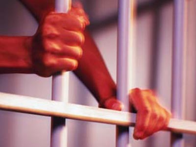 Απατεώνας και ο σκύλος του τον έστειλαν φυλακή για 26 χρόνια