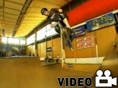 Ακροβατικά με micro scooter