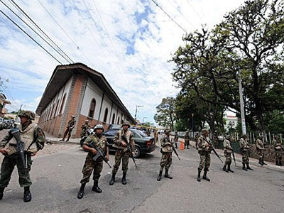 Επίθεση με χημικά καταγγέλλει ο Zelaya