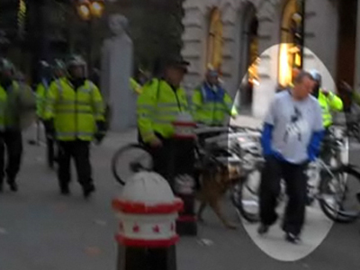 Ασπίδα σε αστυνομικό που «τραυμάτισε θανάσιμα» διαδηλωτή