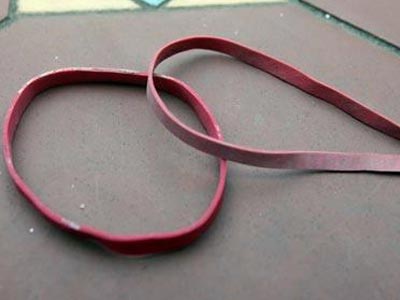 Τα Βρετανικά Ταχυδρομεία «περικυκλώνουν» τον πλανήτη… με λαστιχάκια