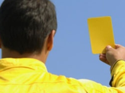 Κίτρινη κάρτα σε ποδοσφαιριστή που έπαθε καρδιακή προσβολή