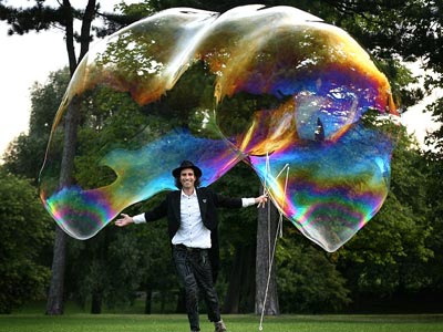 Η μεγαλύτερη σαπουνόφουσκα του κόσμου