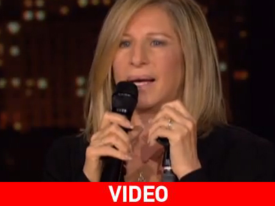 Η Barbra Streisand παίζει ακόμα με κούκλες