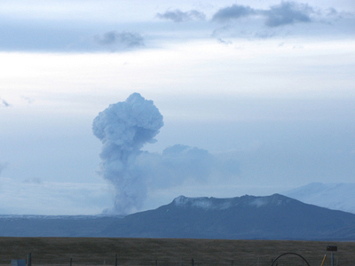 Η ηφαιστειακή τέφρα… επιστρέφει