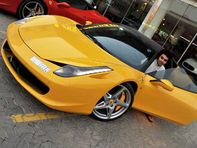 Στα 21 του χρόνια έχει 30 super car στο γκαράζ του…