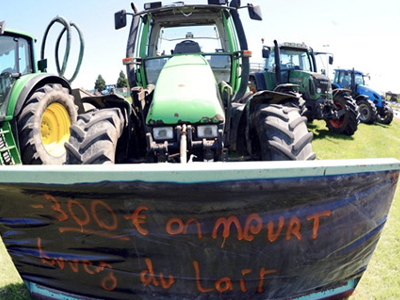 Στους δρόμους κατεβαίνουν οι αγρότες