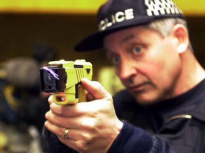 Ένοπλος χτυπήθηκε με όπλο taser στο αεροδρόμιο Gatwick