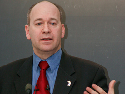 Εξηγήσεις για την κριτική του στο Ισραήλ