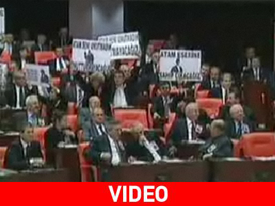 Μεγάλος σαματάς στην τουρκική Βουλή