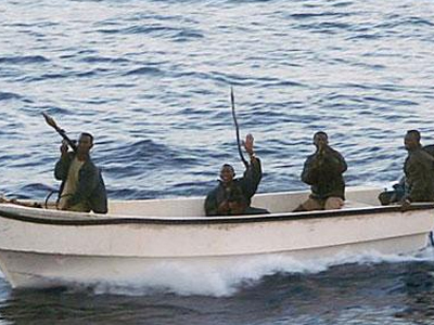 «Παιχνίδια πολέμου» με τους πειρατές