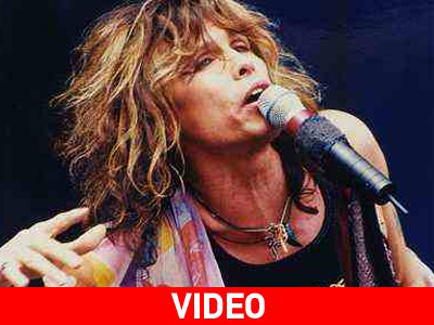 Ένας σπασμένος ώμος το… σουβενίρ της πτώσης του Steven Tyler