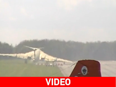 Παραλίγο τραγωδία σε αεροπορική επίδειξη