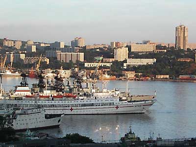 Βλήμα πολεμικού πλοίου προσγειώθηκε σε αυλή σπιτιού