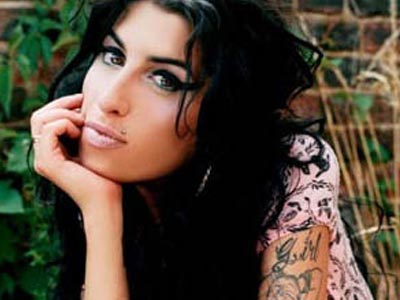 Δεκάρα «τσακιστή» δεν δίνει η Amy στον πρώην