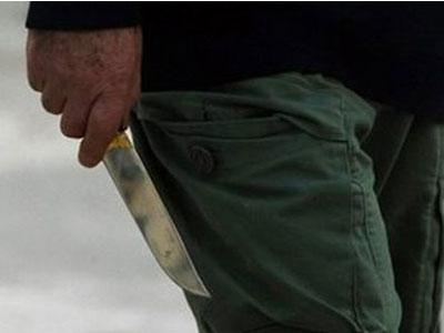 Τον τραυμάτισαν για 100 ευρώ Τον τραυμάτισαν για 100 ευρώ