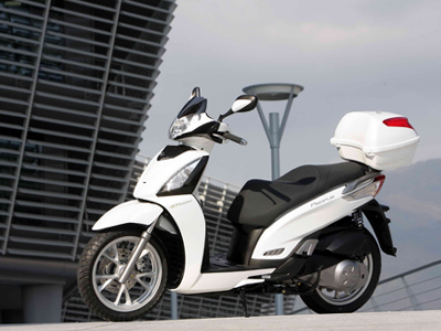 Κυκλοφόρησε η νέα γενιά Kymco People 300 GTi
