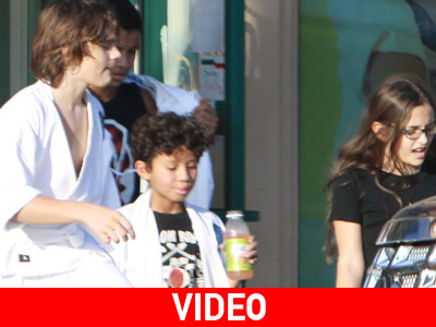 Tα παιδιά του Michael Jackson στα Grammy Awards Tα παιδιά του Michael Jackson στα Grammy Awards