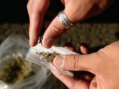 Έκρυβε ναρκωτικά στην τσέπη