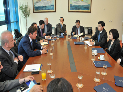 Συνάντηση Βαρβιτσιώτη, με στελέχη της COSCO