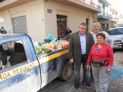 Διανομή τροφίμων σε απόρους από τον Δήμο Μινώα Πεδιάδας