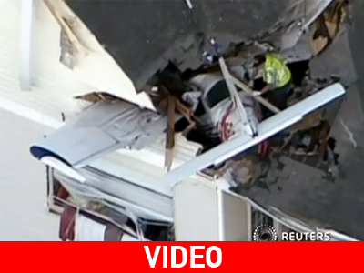 Αεροπλάνο έπεσε σε σπίτι – Απίστευτοι διάλογοι