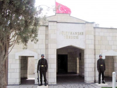 Απομακρύνθηκαν οι στρατιώτες από το μαυσωλείο του Σουλεϊμάν Σαχ