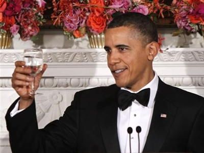 Μέσω… τιτιβίσματος τα «Χρόνια Πολλά» της Μισέλ στον Ομπάμα