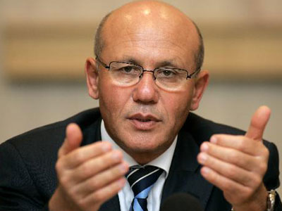 «Δεν θα ηγηθώ κόμματος»