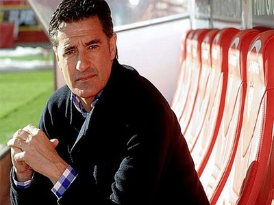 «Πώς να παίξεις μπάλα σε τέτοιο γήπεδο;»