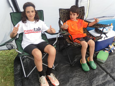 Αδερφάκια βρέθηκαν στραγγαλισμένα σε πορτ-μπαγκάζ